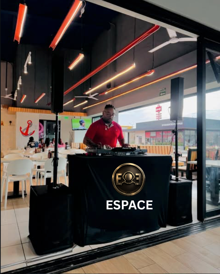 Sistema de audio Espace Producciones para DJ en Coffee & Gossip de T-LATE